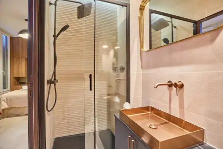 VINCENNES, Suite Premium face au Château de Vincennes - Photo 2