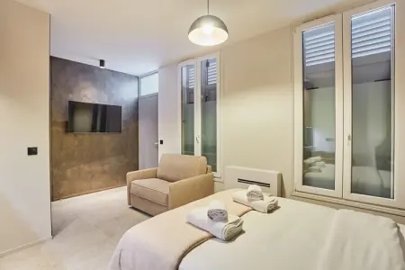 VINCENNES, Suite Premium face au Château de Vincennes - Photo 7