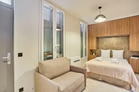 VINCENNES, Suite Premium face au Château de Vincennes - Photo 12