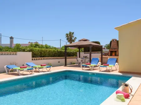 Villa confortable avec piscine et climatisation - 3 chambres - Photo 10