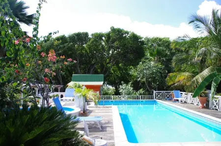Bungalow accueillant avec jacuzzi à Grand-Bourg - Photo 10