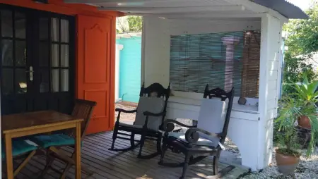 Bungalow accueillant avec jacuzzi à Grand Bourg 25 m² - Photo 2