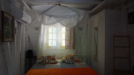 Bungalow accueillant avec jacuzzi à Grand Bourg 25 m² - Photo 7