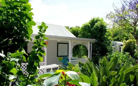 Bungalow avec Jacuzzi près de Grand-Bourg - 39 m² - Photo 9