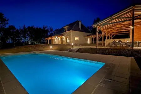 Maison Wallon, Villa pour 10 avec piscine et vue sur le château - Photo 1