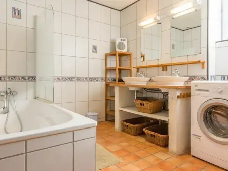 Gîte confortable avec jardin et piscine commune - Photo 8
