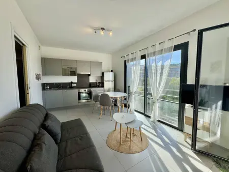 Charmant T2 à Propriano avec terrasse et parking - Photo 2