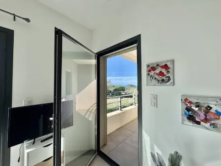 Charmant T2 à Propriano avec terrasse et parking - Photo 4