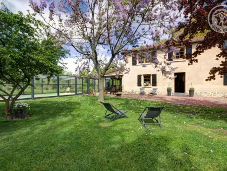 Gîtes spacieux avec piscine privative, sauna, animaux acceptés et parking, jusqu'à 18 personnes - Photo 2