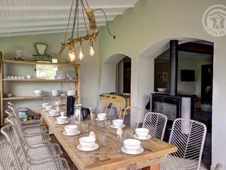 Gîtes spacieux avec piscine privative, sauna, animaux acceptés et parking, jusqu'à 18 personnes - Photo 5