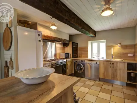 Gîtes spacieux avec piscine privative, sauna, animaux acceptés et parking, jusqu'à 18 personnes - Photo 7