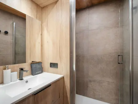 Appartement rénové skis aux pieds pour 7 personnes - Photo 8