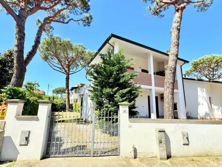 Chalet, Terrasse mit Kamin, privater Garten, Maison 6 personnes à Lido di Pomposa - Photo 26