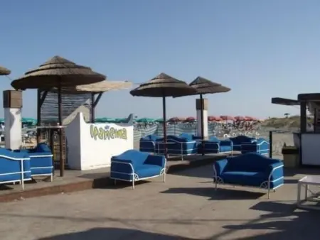 Eckhaus in Lido Di Volano, großer Innenhof, Grillplatz - Photo 5