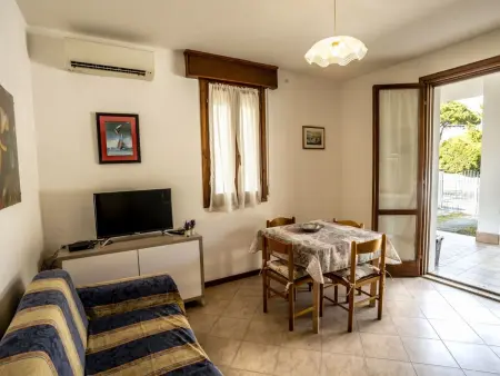 Eckhaus in Lido Di Volano, großer Innenhof, Grillplatz - Photo 15
