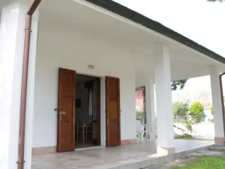 Eckhaus in Lido Di Volano, großer Innenhof, Grillplatz - Photo 23
