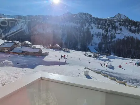 Appartement rénové, ski aux pieds, internet inclus - Photo 3