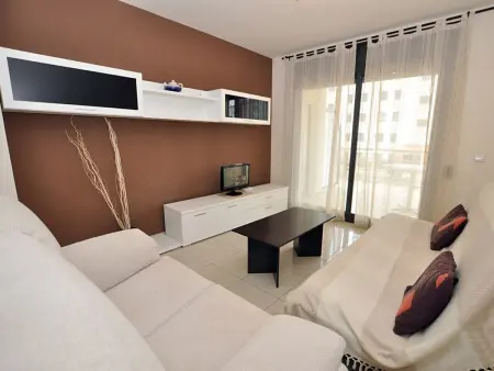 Appartement moderne à 50m de la plage avec piscine, climatisation et wifi - Photo 2