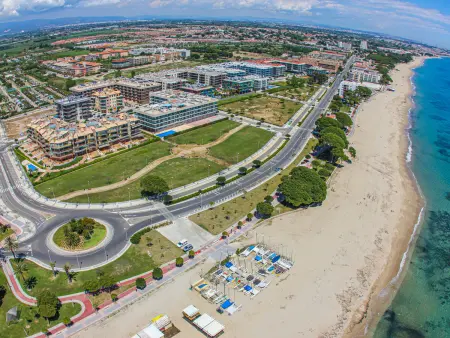 Charmant appartement familial en bord de mer avec climatisation, piscine et parking à Cambrils - Photo 2