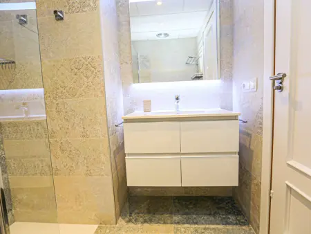 Charmant appartement familial en bord de mer avec climatisation, piscine et parking à Cambrils - Photo 29