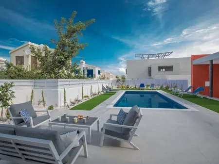 Neue, luxuriöse 3-Schlafzimmer-Villa in Protaras Zentrum - Photo 2