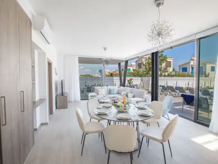 Neue, luxuriöse 3-Schlafzimmer-Villa in Protaras Zentrum - Photo 8