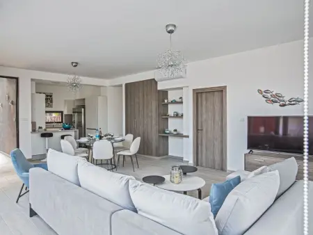 Neue, luxuriöse 3-Schlafzimmer-Villa in Protaras Zentrum - Photo 11