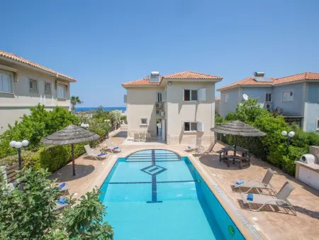 in Protaras mit privatem Parkplatz, Maison 9 personnes à Protaras - Photo 2