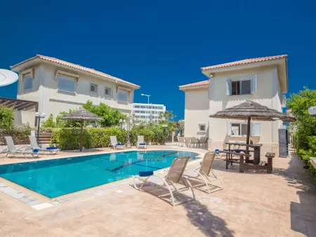 in Protaras mit privatem Parkplatz, Maison 9 personnes à Protaras - Photo 4
