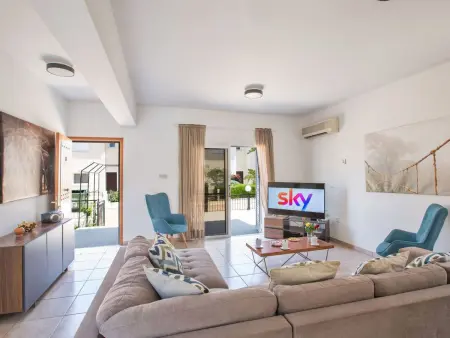 in Protaras mit privatem Parkplatz, Maison 9 personnes à Protaras - Photo 6