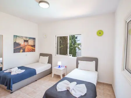 in Protaras mit privatem Parkplatz, Maison 9 personnes à Protaras - Photo 11