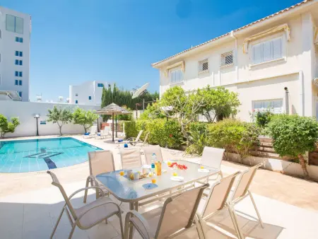 in Protaras mit privatem Parkplatz, Maison 9 personnes à Protaras - Photo 18