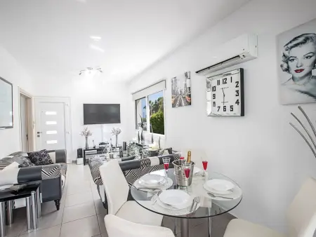 Moderne 4-Schlafzimmer-Villa im Zentrum von Protaras - Photo 9