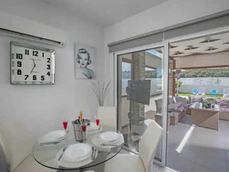 Moderne 4-Schlafzimmer-Villa im Zentrum von Protaras - Photo 11