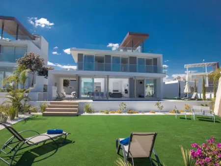 Schöne Villa Olivine Pearl OL5 mit Garten, Maison 9 personnes à Protaras - Photo 1