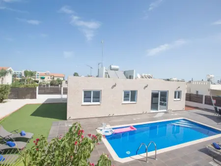 3 Schlafzimmer Villa mit Pool in Protaras Zentrum - Photo 1