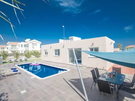3 Schlafzimmer Villa mit Pool in Protaras Zentrum - Photo 3