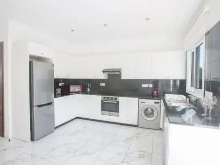 3 Schlafzimmer Villa mit Pool in Protaras Zentrum - Photo 11