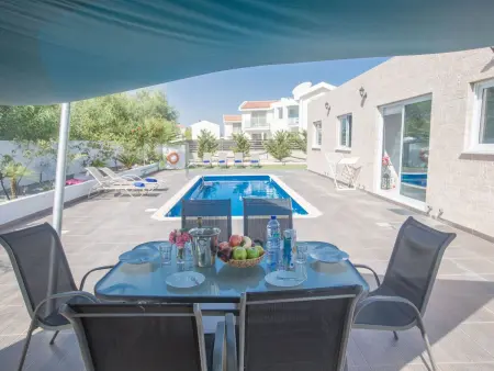 3 Schlafzimmer Villa mit Pool in Protaras Zentrum - Photo 21