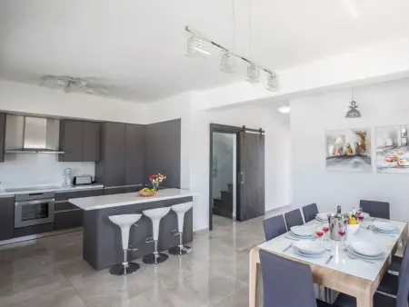Geräumiges Ferienhaus für 12 Personen in Paralini - Photo 9