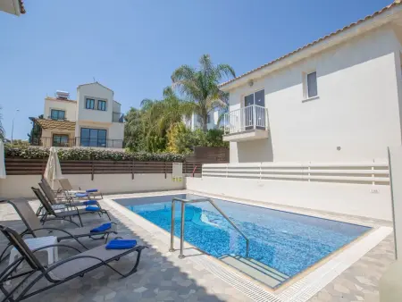 Moderne Ferienvilla PV5 mit großem Garten, Maison 7 personnes à Paralimni - Photo 2