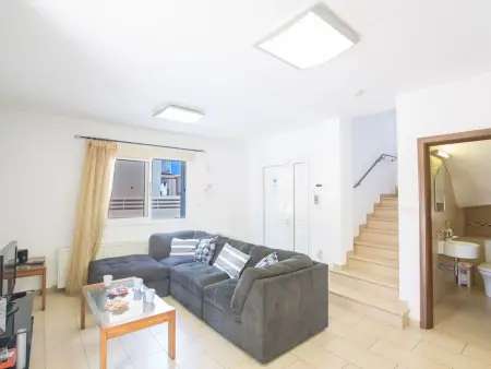Moderne Ferienvilla PV5 mit großem Garten, Maison 7 personnes à Paralimni - Photo 6