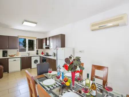 Moderne Ferienvilla PV5 mit großem Garten, Maison 7 personnes à Paralimni - Photo 8