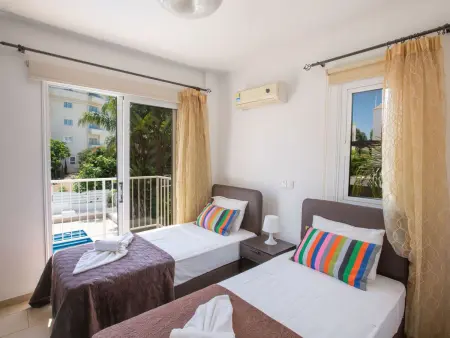 Moderne Ferienvilla PV5 mit großem Garten, Maison 7 personnes à Paralimni - Photo 13
