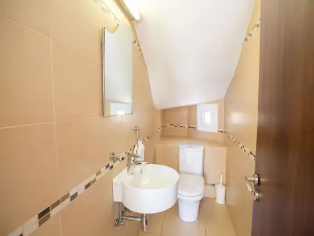 Moderne Ferienvilla PV5 mit großem Garten, Maison 7 personnes à Paralimni - Photo 16