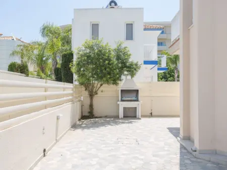 Moderne Ferienvilla PV5 mit großem Garten, Maison 7 personnes à Paralimni - Photo 18