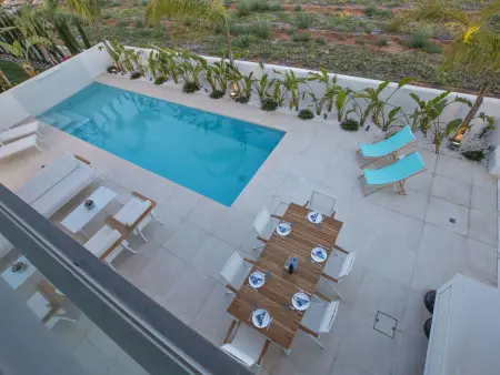 Neue, moderne 3-Schlafzimmer-Villa mit privatem Pool - Photo 6