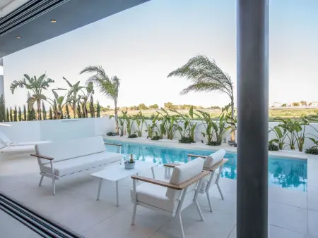 Neue, moderne 3-Schlafzimmer-Villa mit privatem Pool - Photo 7