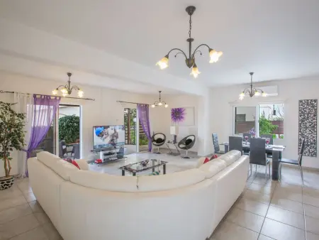 Geräumige Villa mit 3 Schlafzimmern und Pool in Protaras - Photo 5