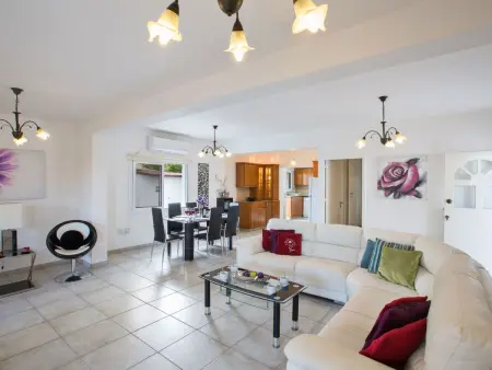 Geräumige Villa mit 3 Schlafzimmern und Pool in Protaras - Photo 7